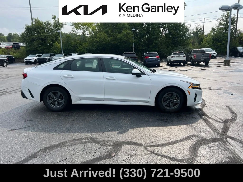 Certified Used 2022 White Kia LX image 4