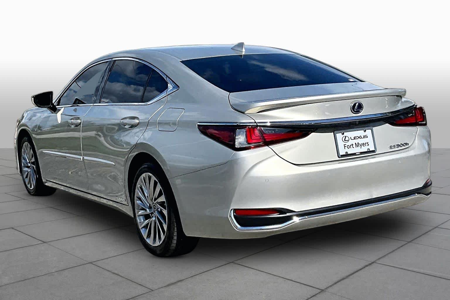 Used 2022 Moonbeam Beige Metallic Lexus Ultra Luxury image 12