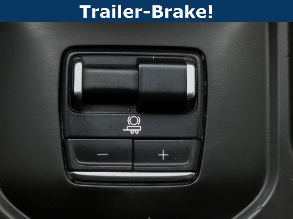 Used 2023 White GMC AT4 image 23