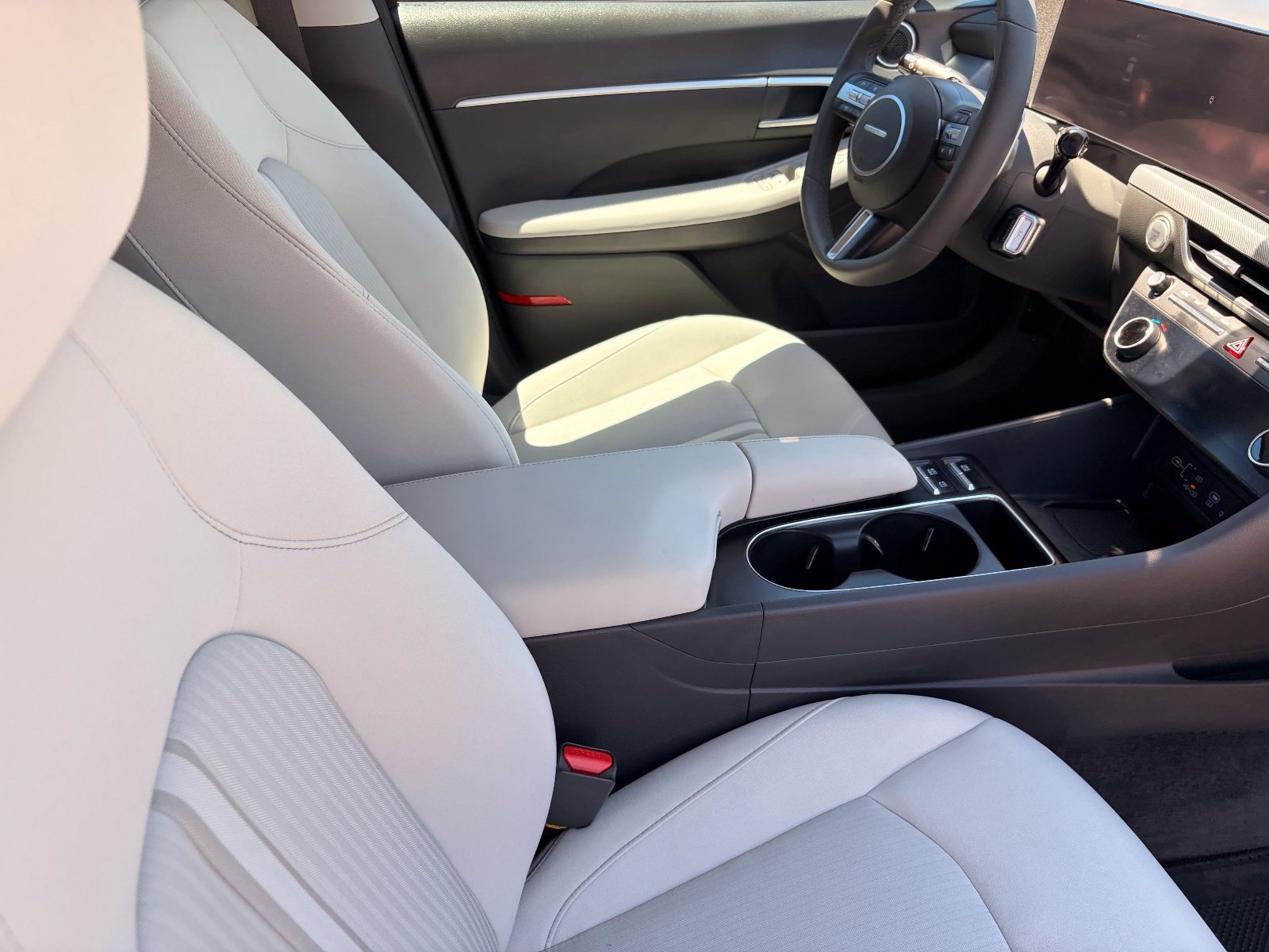 2026 Hyundai Sonata SEL - Photo 6
