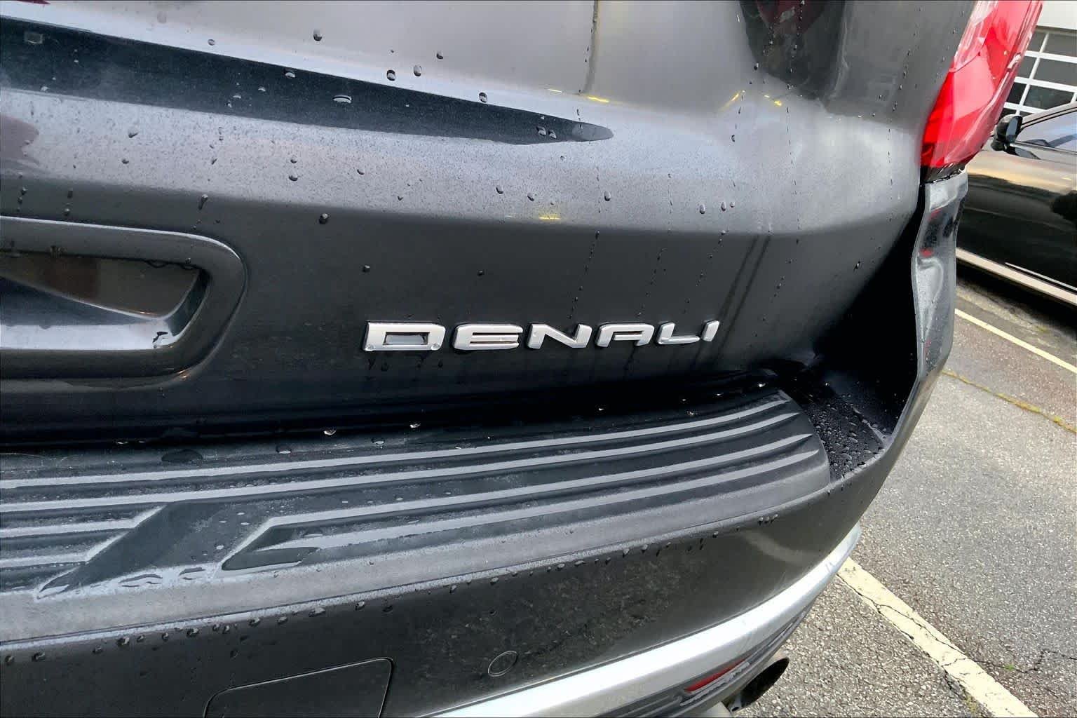 Used 2021 Onyx Black GMC Denali image 10