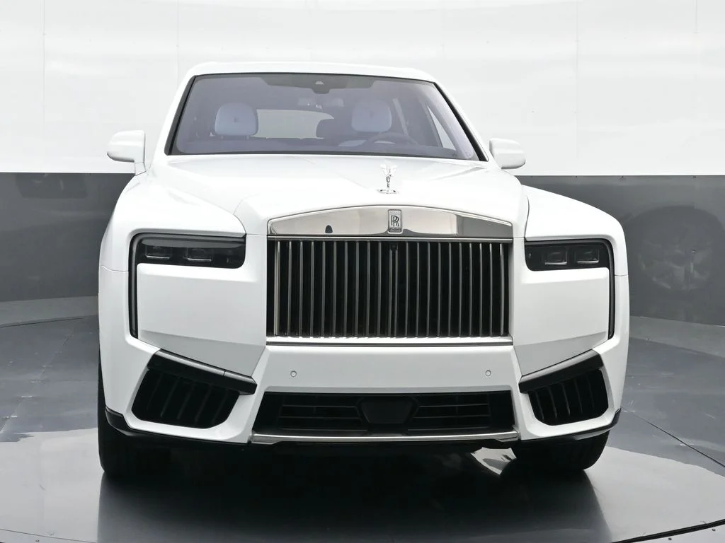New 2027 White Rolls-Royce  image 5
