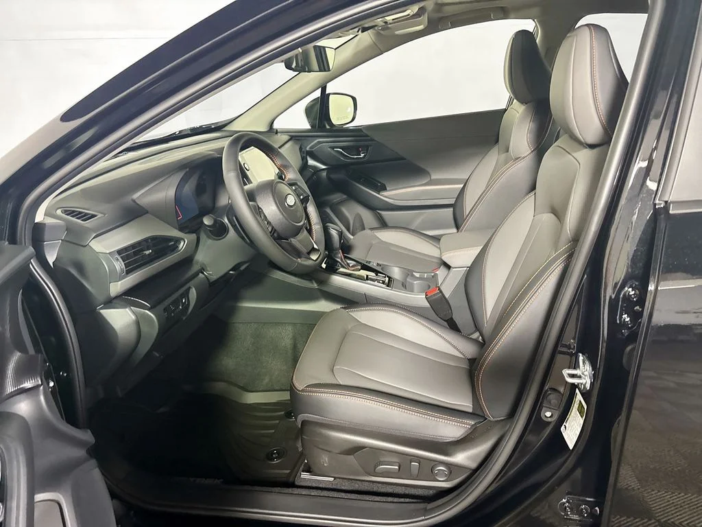 New 2026 CRYSTAL BLACK SILICA Subaru Limited Hybrid image 11