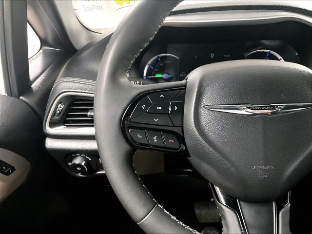 Used 2024 White Chrysler Select S Appearance image 22