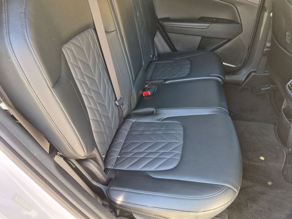 Used 2023 White Kia X-Line image 23