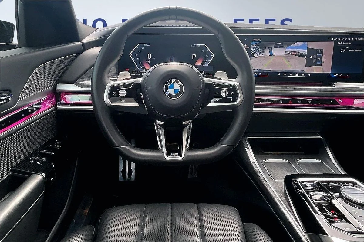 Used 2024  BMW xDrive image 8