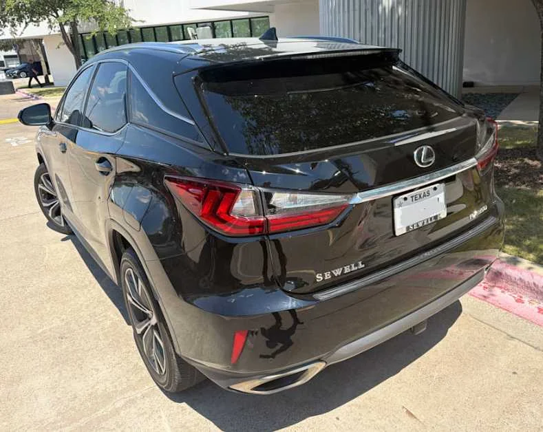 Used 2018 Obsidian Lexus  image 3