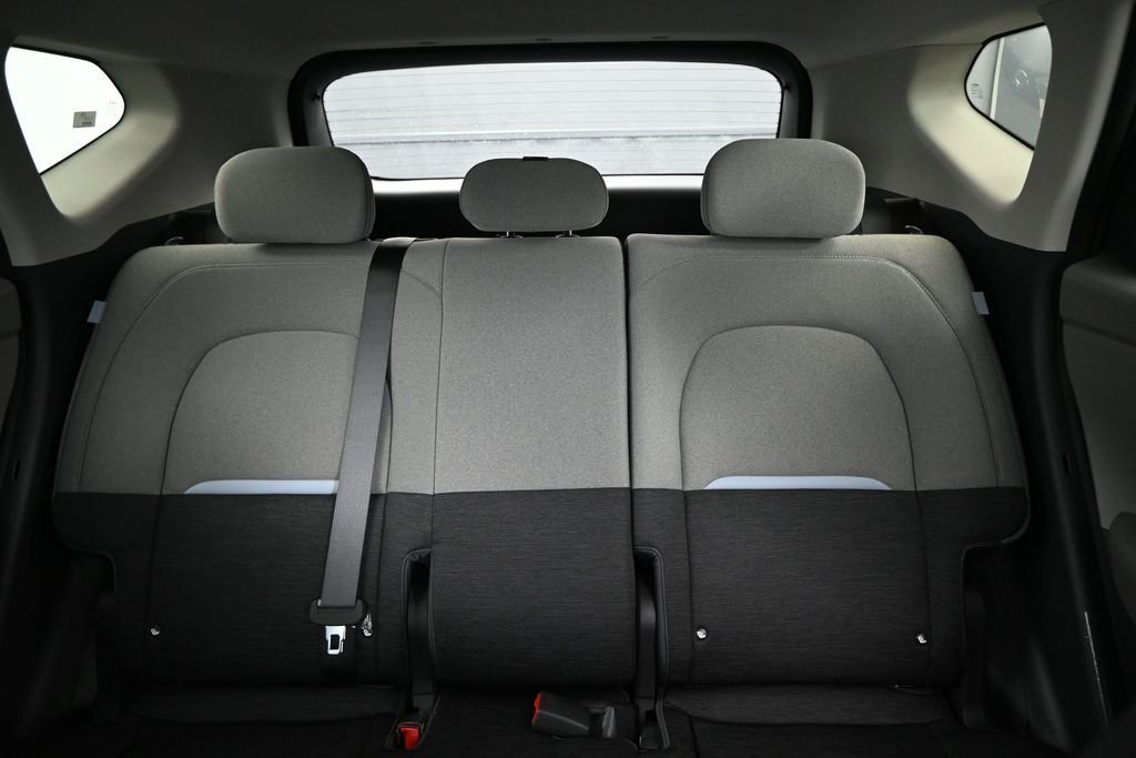 New 2027 Pale Gray Kia S image 16