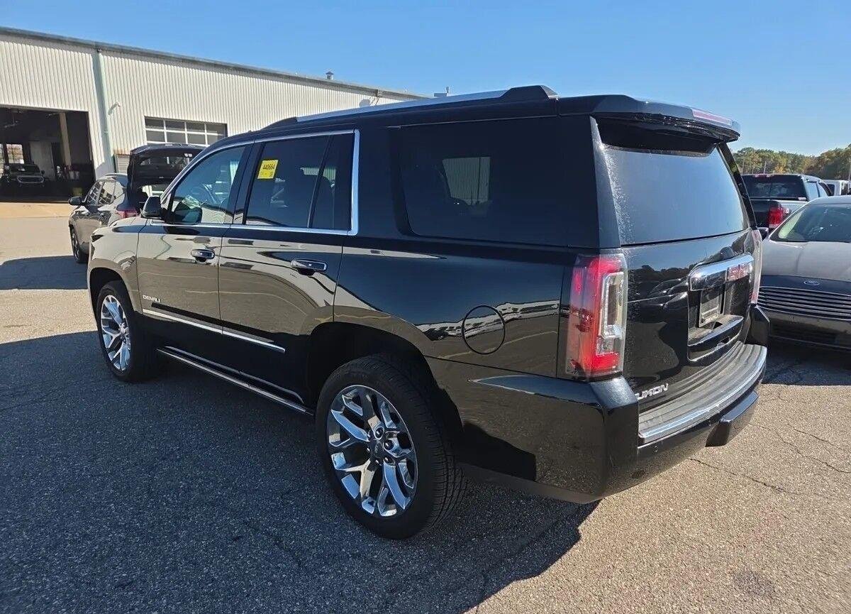 Used 2019 Onyx Black GMC Denali image 3