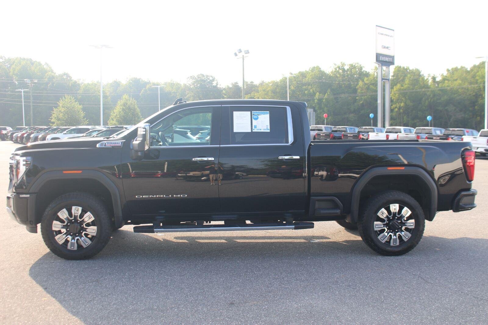 Used 2025 Onyx Black GMC Denali image 4