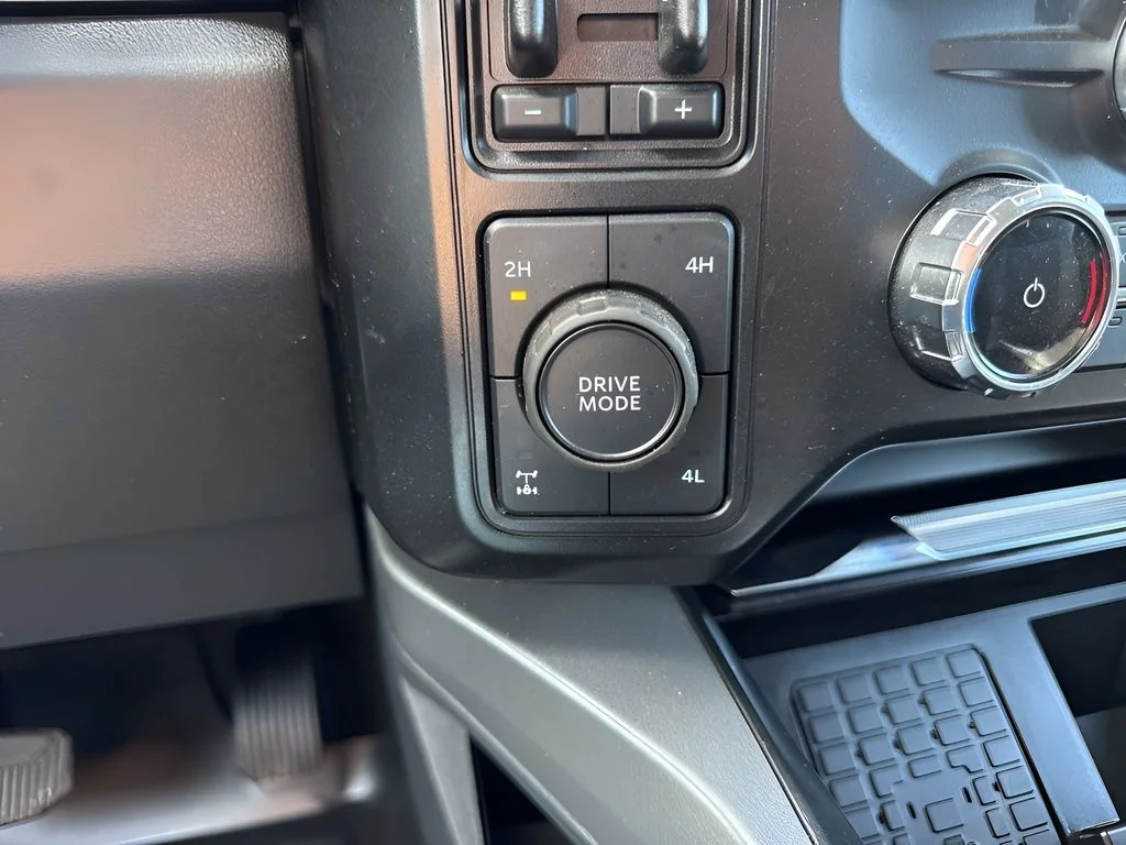 Used 2024 Gray Ford Lariat image 21