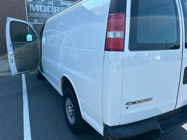 Used 2017 White Chevrolet Work Van image 3