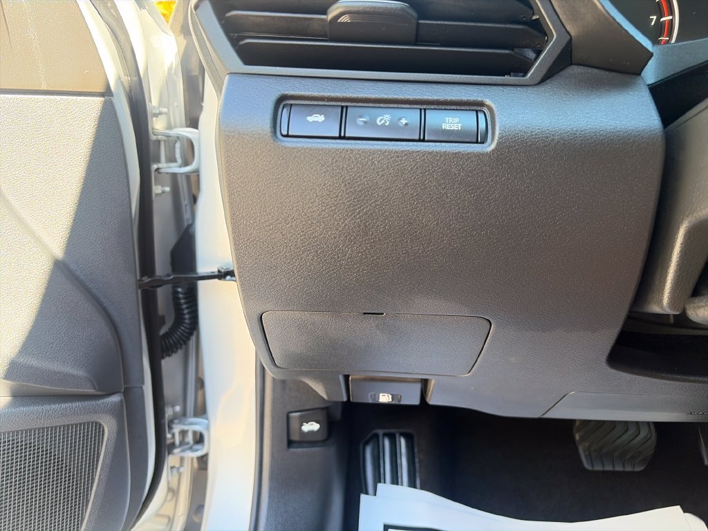 Used 2026 Silver Nissan 2.5 SV image 30
