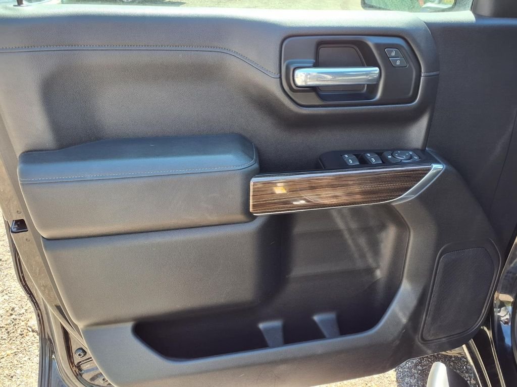 Used 2019 Black Chevrolet LT image 13
