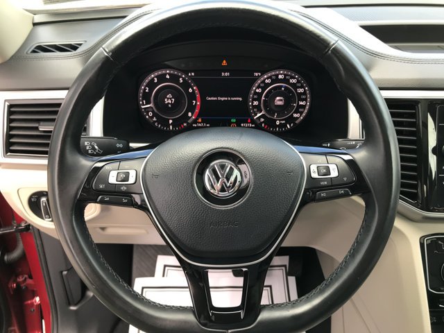 Used 2019 Fortana Red Metallic Volkswagen 3.6L V6 SEL Premium image 18