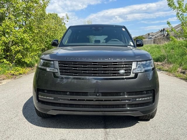 New 2026 Carpathian Grey Land Rover SE image 3