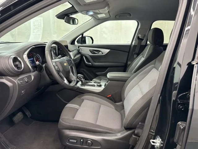 Used 2025 Black Chevrolet 2LT image 20