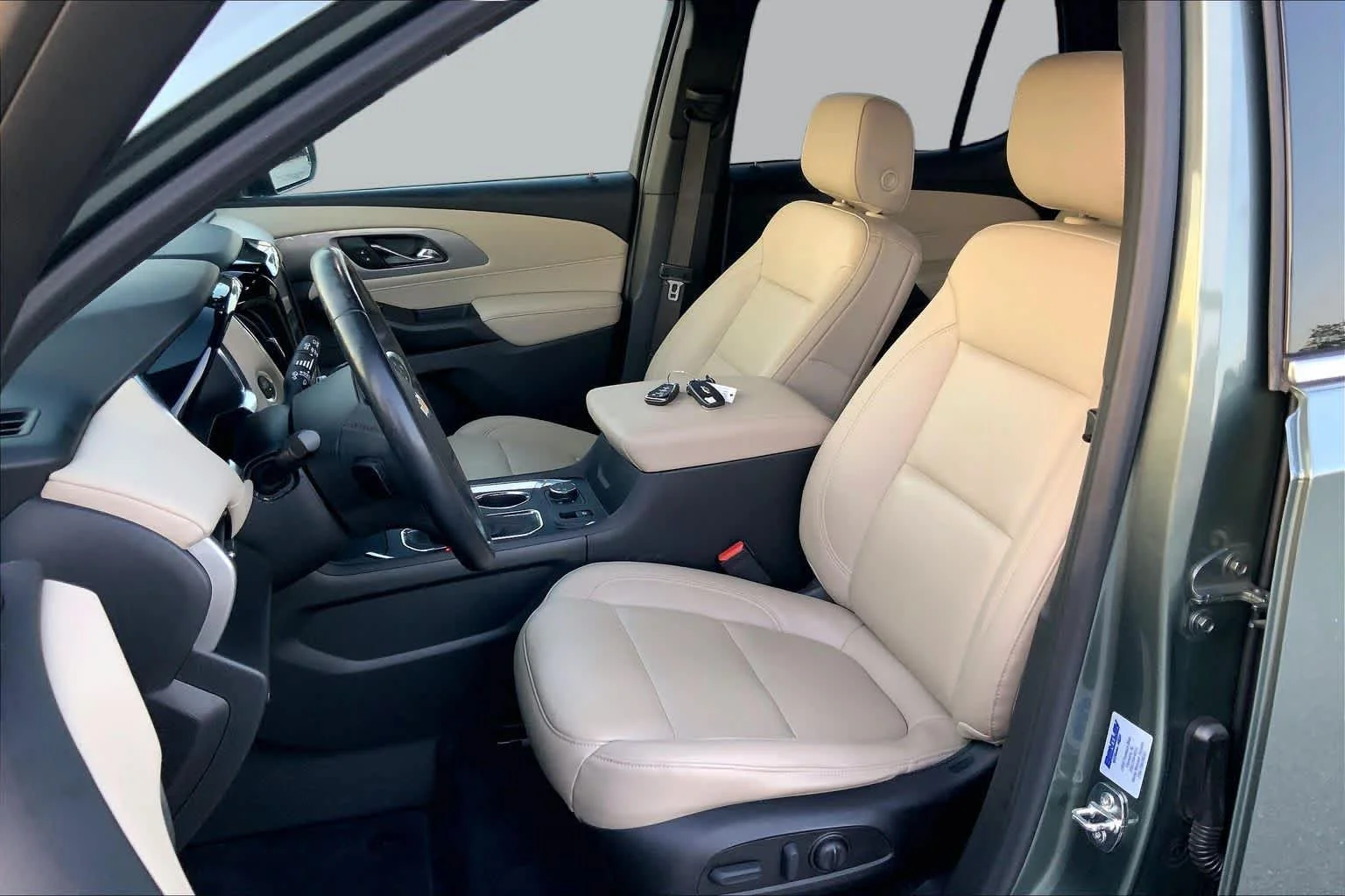 Used 2023 Silver Sage Metallic Chevrolet LT Leather image 8