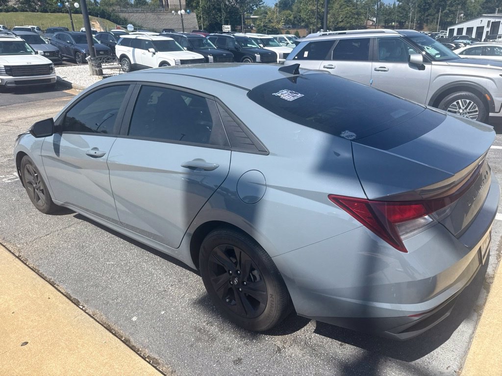 Used 2023 Gray Hyundai SEL image 7