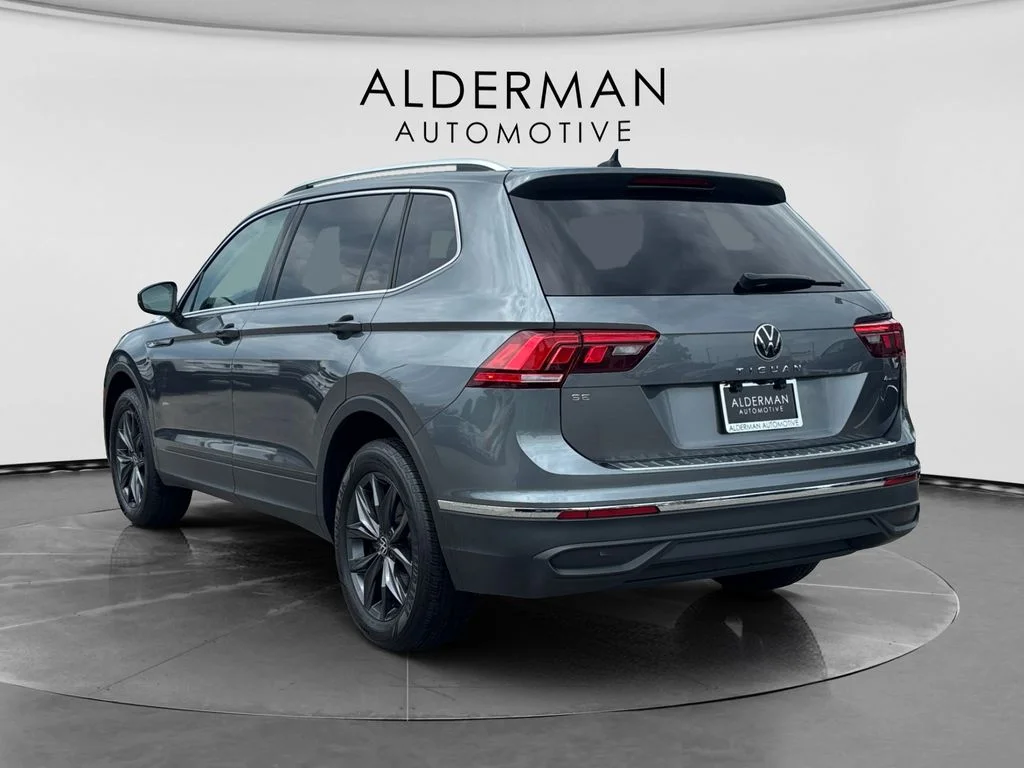 Used 2023 Gray Volkswagen 2.0T SE image 3