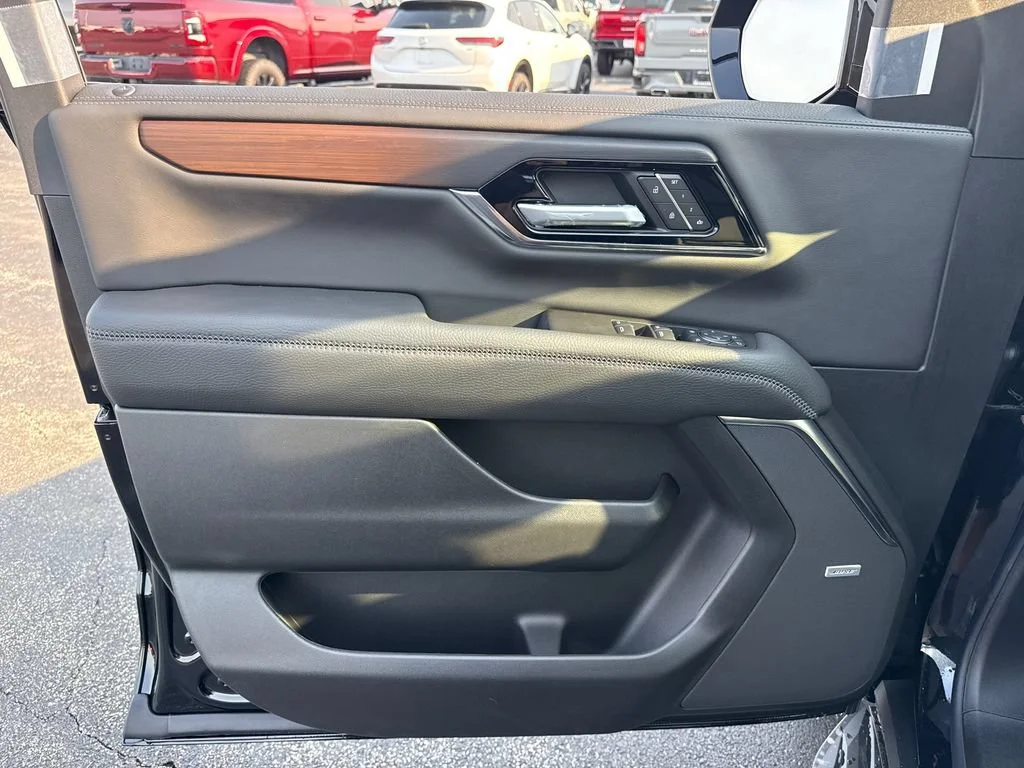 2026 GMC Yukon XL Denali - Photo 13