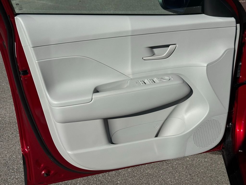 2026 Hyundai Kona SE - Photo 17