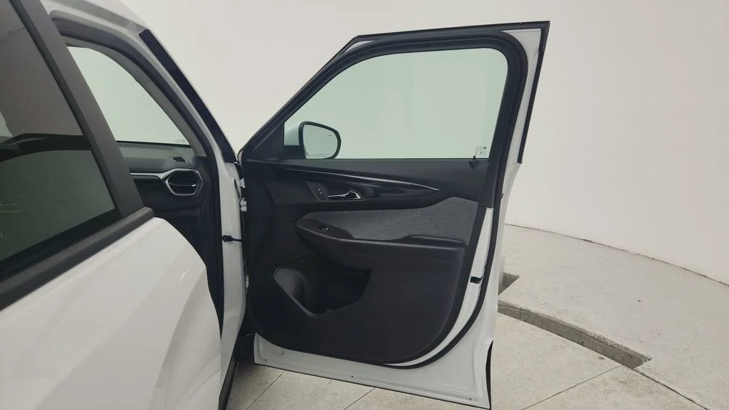 New 2026 Summit White Chevrolet LT image 25