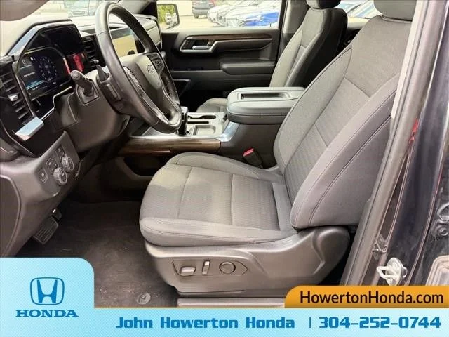 Used 2022  Chevrolet RST image 13
