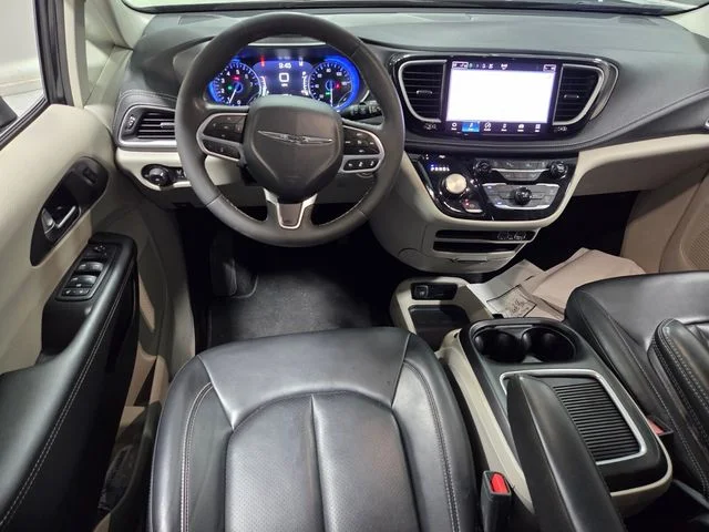 Used 2023 Black Chrysler Touring L image 8