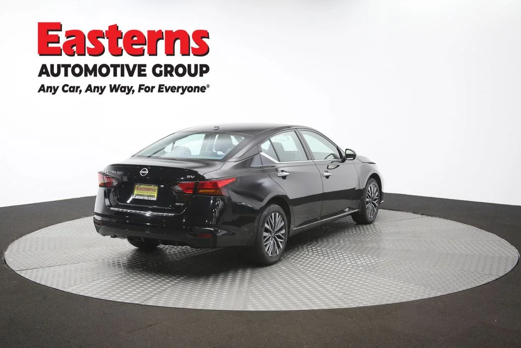 Used 2023 Black Nissan 2.5 SV image 40