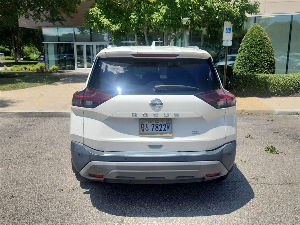 Used 2021 Pearl White Tricoat Nissan SL image 8