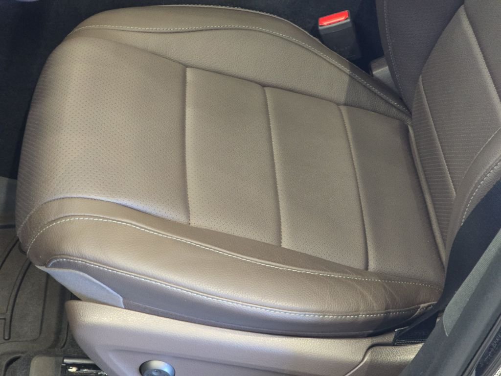 Used 2021 Black Mercedes-Benz GLS 450 image 32