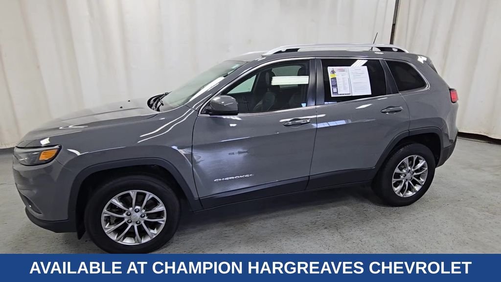 Used 2021 Gray Clearcoat Jeep Latitude Lux image 5