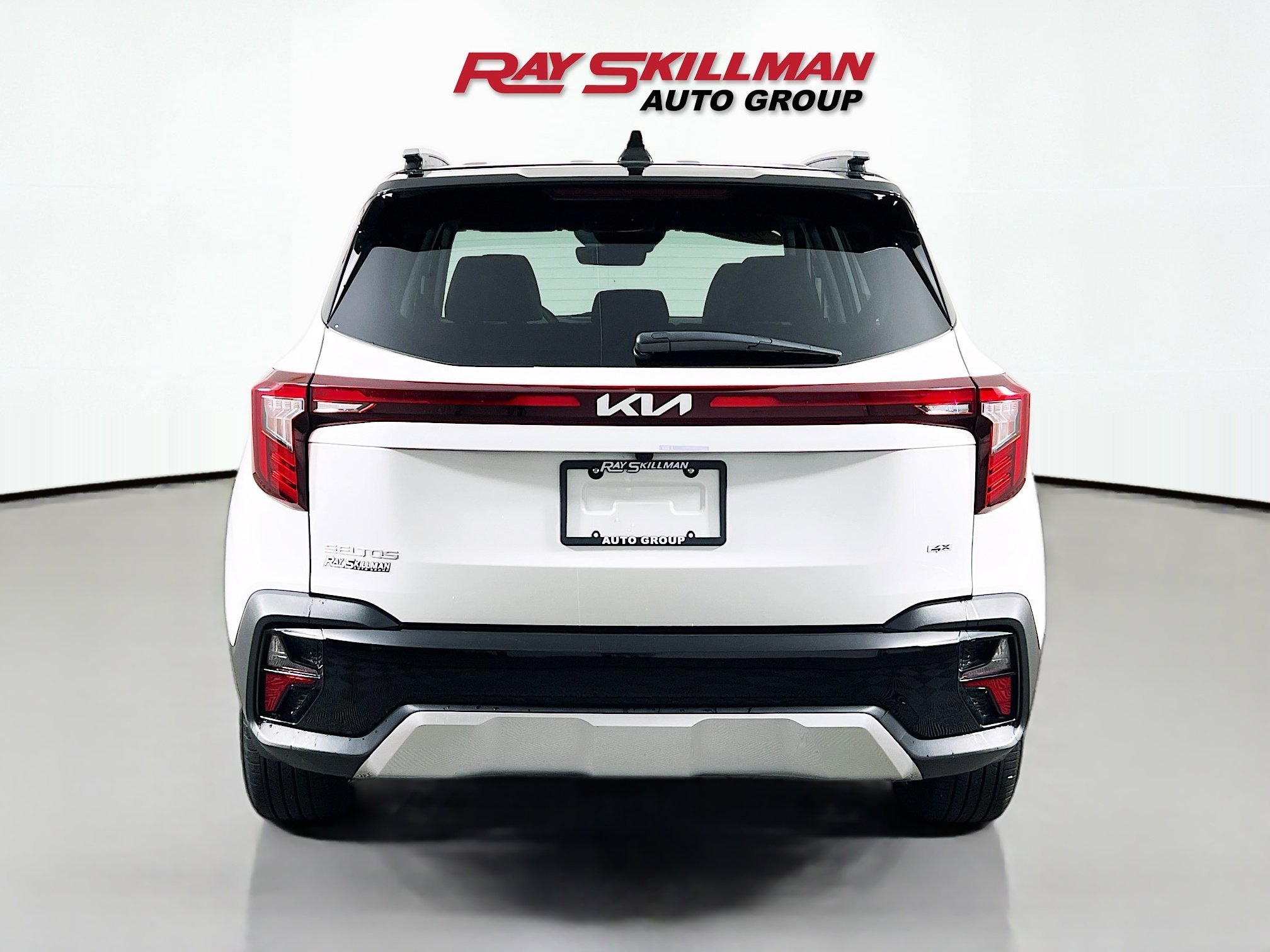 Used 2024 Snow White Pearl Kia EX image 6