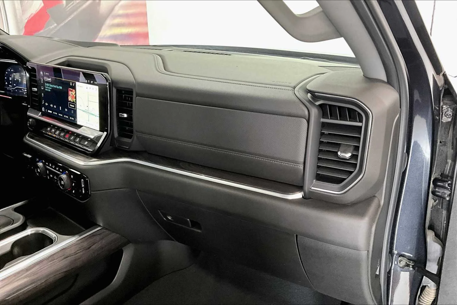 2022 Chevrolet Silverado 1500 LTZ - Photo 19
