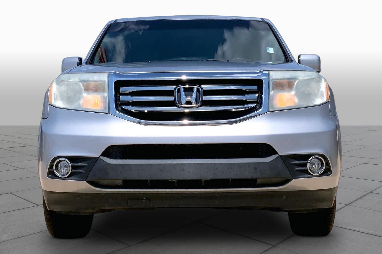 Used 2013 Alabaster Silver Metallic Honda EX image 3