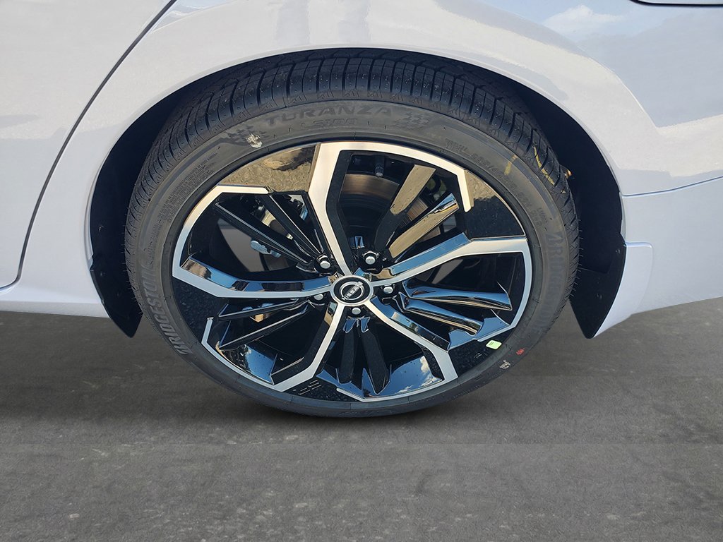 New 2026 Gray Sky Pearl Nissan SR image 11