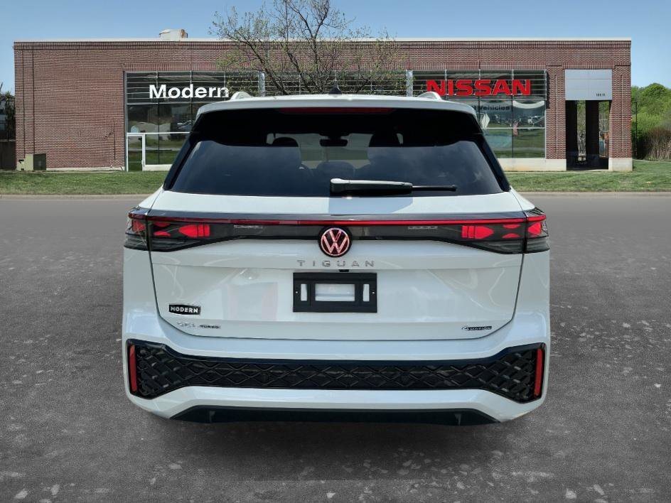 Used 2026 Opal White Volkswagen SEL R-Line Turbo image 3
