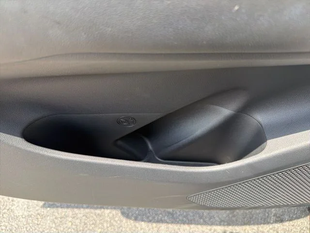 Used 2025 Silver Hyundai SEL image 28