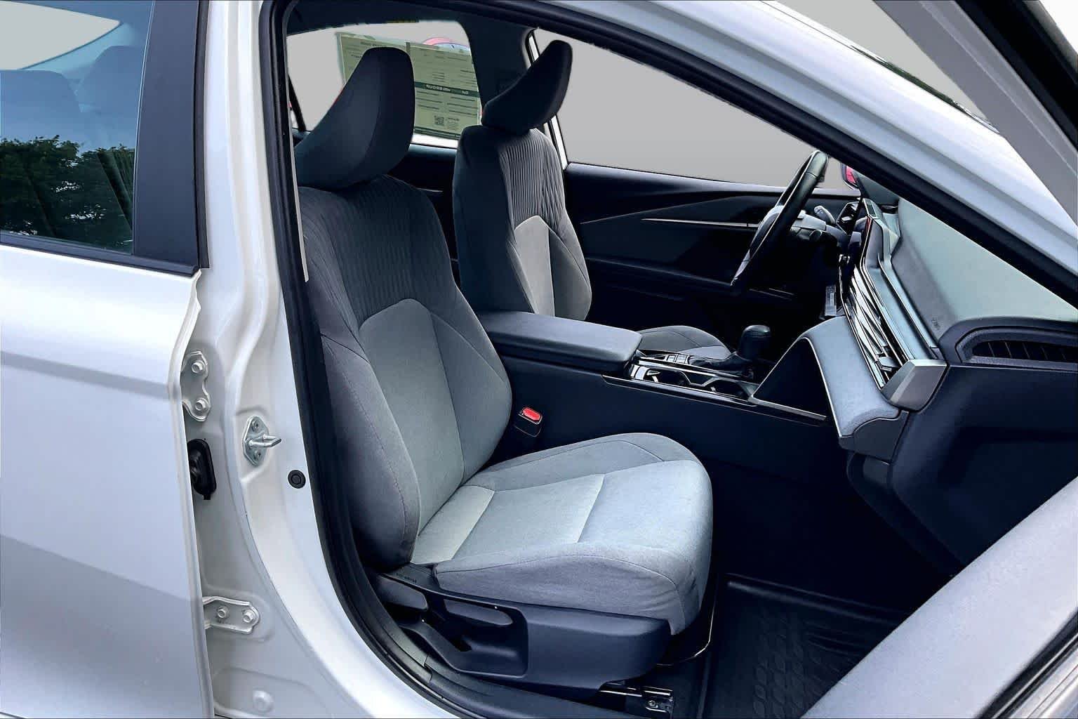 Used 2025 Ice Cap Toyota LE image 8