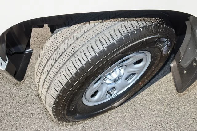 Used 2022 White Nissan S image 10