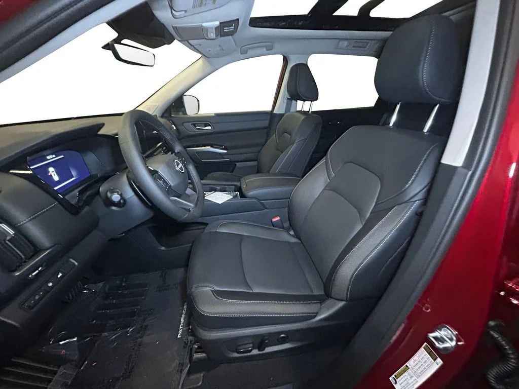 New 2026 Scarlet Nissan SL image 9