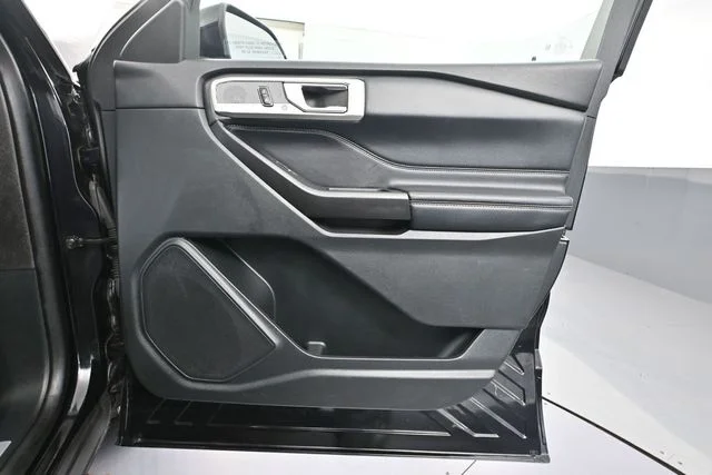 Used 2020 Black Ford Limited image 43