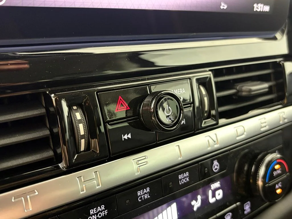 New 2026 Everest White Pearl TriCoat Nissan SL image 28