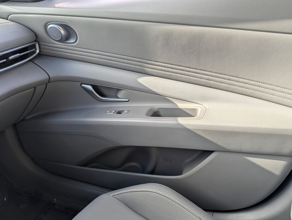 2026 Hyundai Elantra SEL Sport - Photo 22