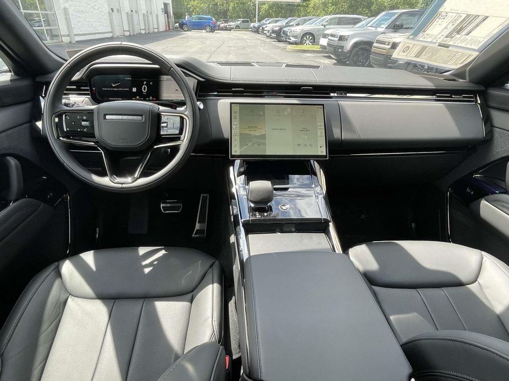 New 2026 Santorini Black Land Rover Dynamic SE image 21