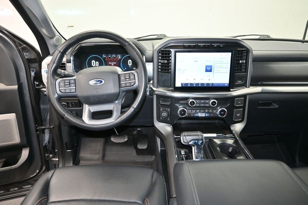 Used 2023 Gray Metallic Ford LARIAT image 15