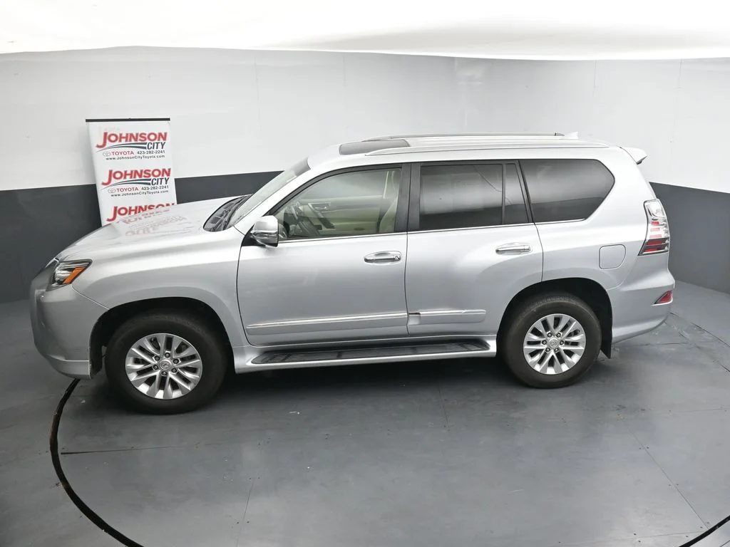 Used 2019 Silver Lexus 460 image 27