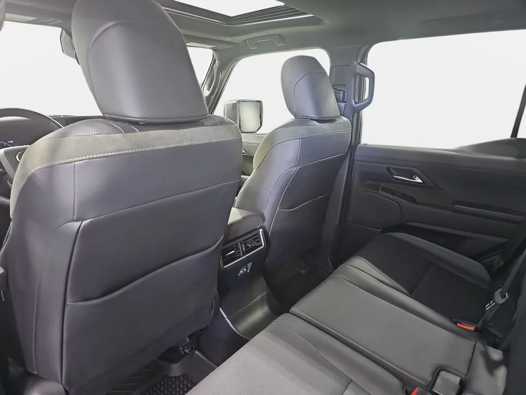 Used 2024 INCOGNITO Lexus 550 Overtrail image 13