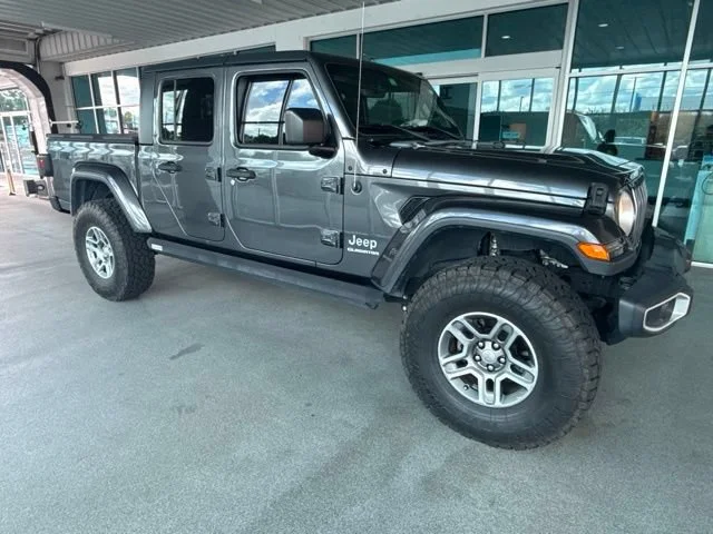 Used 2021 Granite Crystal Metallic Clearcoat Jeep Overland image 6
